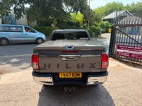 USED 2017 67 TOYOTA HILUX 2.4 D-4D Invincible X Pickup Double Cab 4dr Diesel Auto 4WD Euro 6 (150 ps) - LEATHER + AIR CON EURO 6 - AUTOMATIC - CRUISE
