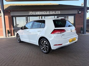 View our VOLKSWAGEN GOLF