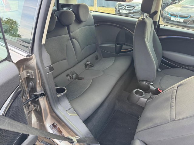 View our MINI CLUBMAN