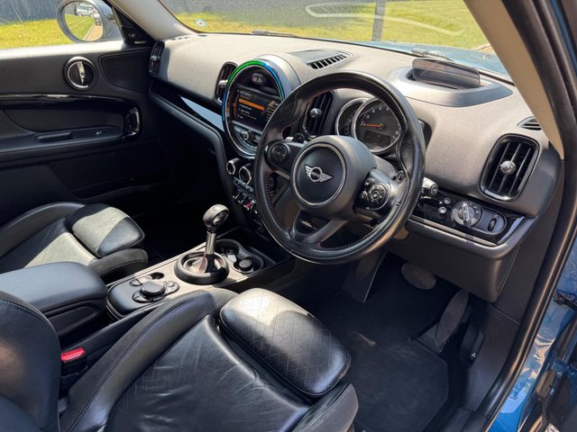 View our MINI COUNTRYMAN