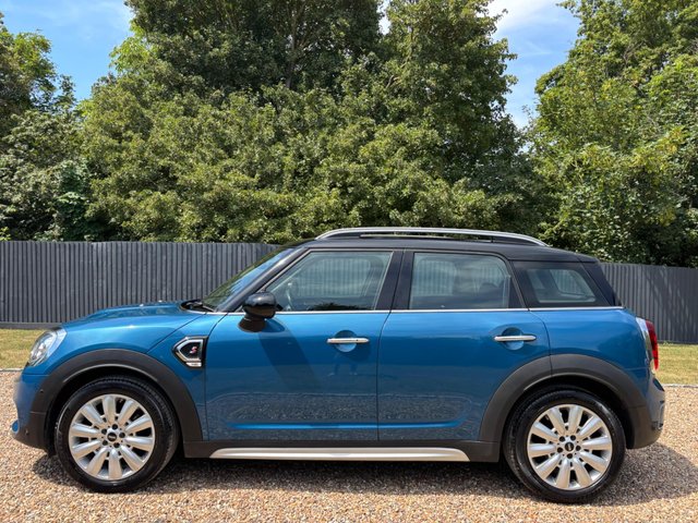 View our MINI COUNTRYMAN