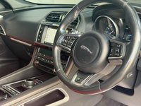 USED 2017 67 JAGUAR F-PACE 2.0 D180 R-Sport Auto AWD Euro 6 (s/s) 5dr Full Service History 12 Mot