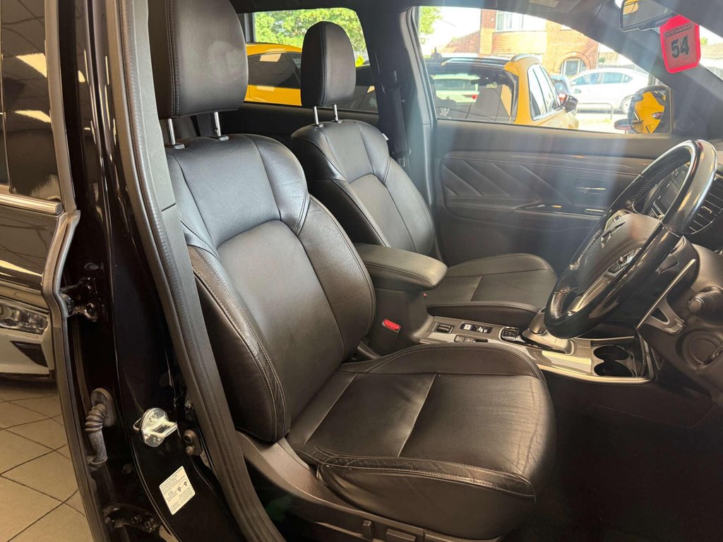 USED 2018 68 MITSUBISHI OUTLANDER 2.4 Outlander 4h PHEV CVT 4WD 5dr SH + 360 CAM + CARPLAY
