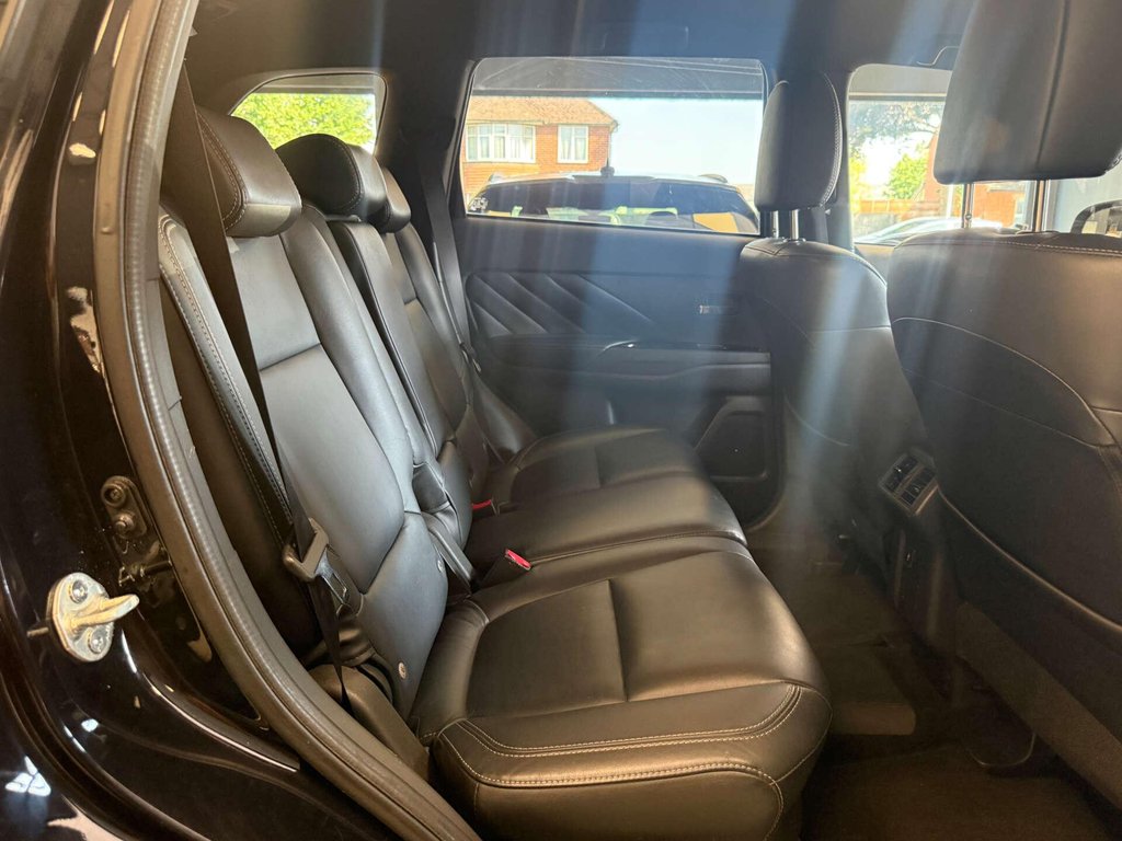 USED 2018 68 MITSUBISHI OUTLANDER 2.4 Outlander 4h PHEV CVT 4WD 5dr SH + 360 CAM + CARPLAY