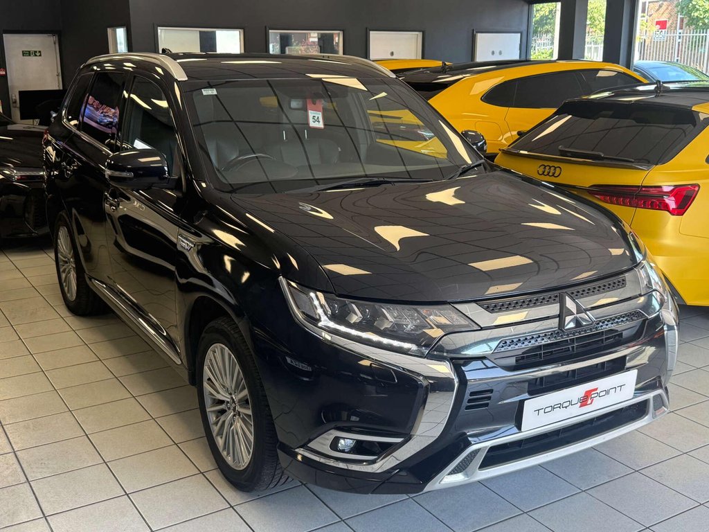 USED 2018 68 MITSUBISHI OUTLANDER 2.4 Outlander 4h PHEV CVT 4WD 5dr SH + 360 CAM + CARPLAY