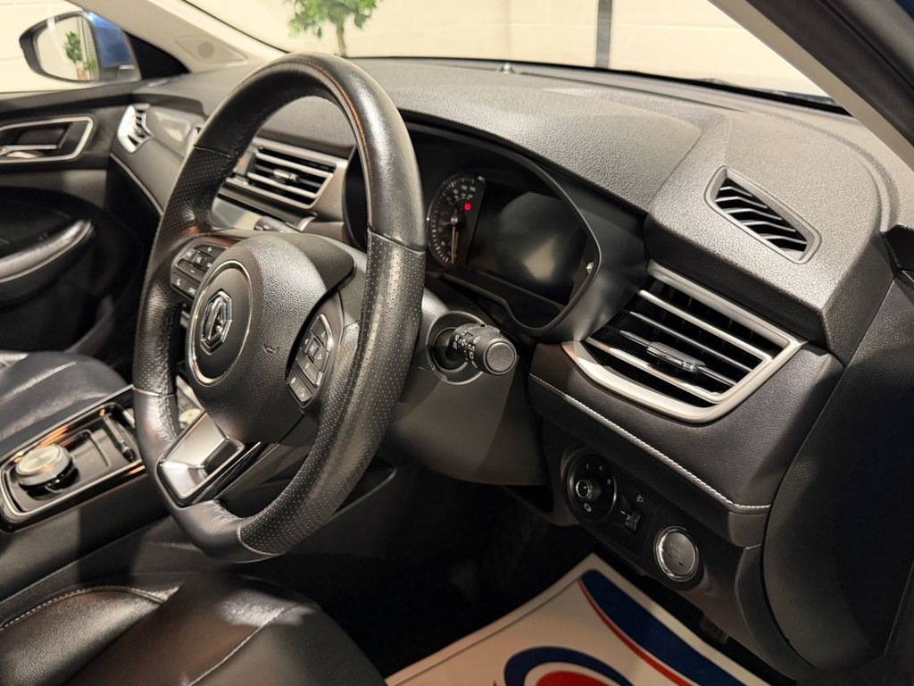 USED 2022 22 MG MG5 61.1kWh Exclusive Long Range Estate 5dr Electric Auto (156 ps) 