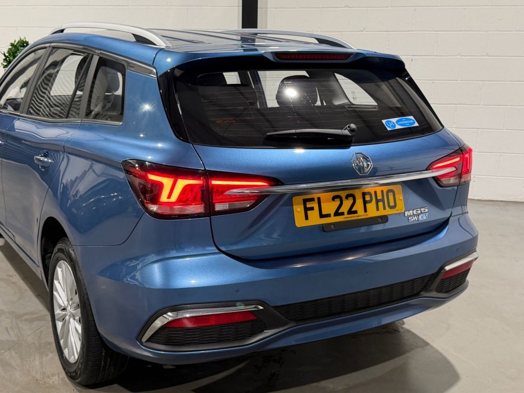 USED 2022 22 MG MG5 61.1kWh Exclusive Long Range Estate 5dr Electric Auto (156 ps) 