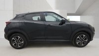 USED 2025 25 NISSAN JUKE 1.0 DIG-T N-Connecta SUV 5dr Petrol DCT Auto Euro 6 (s/s) (114 ps) 1 OWNER FROM NEW+HISTORY+NAV+PARK CONTROL WITH CAMERA+CLIMATE+PRIVACY+MEDIA+HALF LEATHER SEATS+BLUETOOTH+APPS+ALLOYS+CRUISE+HPI CLEAR