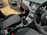 USED 2018 18 VAUXHALL ASTRA 1.4i Design Sports Tourer 5dr Petrol Manual Euro 6 (100 ps) 