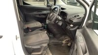 USED 2023 23 TOYOTA PROACE CITY White 1.5 BlueHDi Active van, 39,200 miles, Euro 6, 6-Speed manual, Air Conditioning, Bluetooth, DAB, touchscreen, ULEZ compliant. Plus VAT @ 20%! * MANUAL***AIR CON**BLUETOOTH