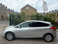 USED 2011 11 FORD FOCUS 1.6 Titanium Euro 5 5dr 2 KEY-LONG MOT-SERVICE HISTORY