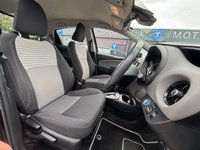USED 2018 67 TOYOTA YARIS 1.5 VVT-h Icon Tech Hatchback 5dr Petrol Hybrid E-CVT Euro 6 (s/s) (100 ps) 