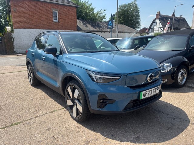 View our VOLVO XC40