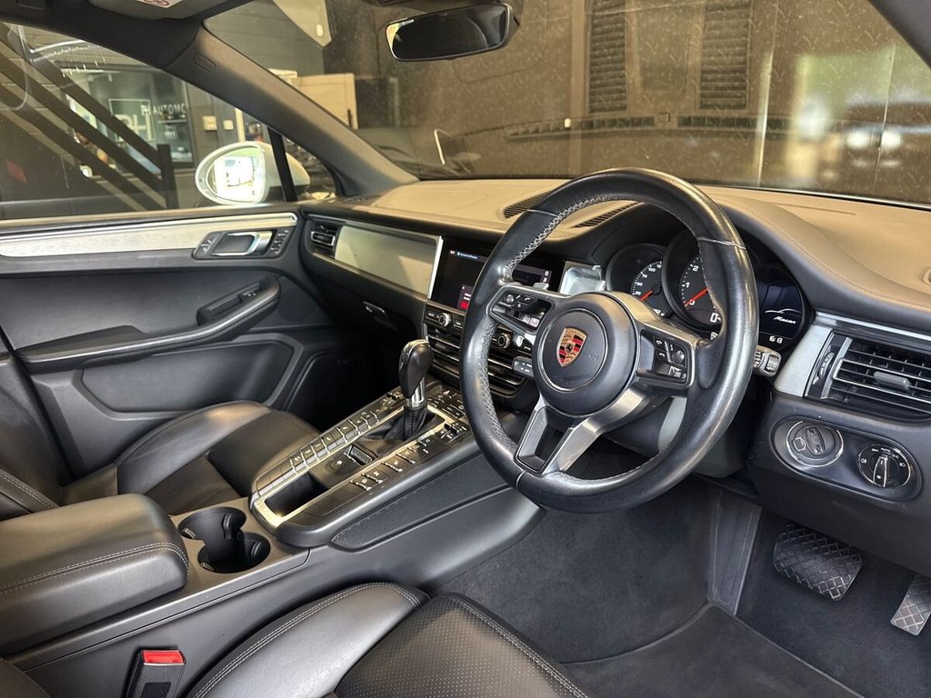 USED 2018 68 PORSCHE MACAN 2.0T SUV 5dr Petrol PDK 4WD Euro 6 (s/s) (245 ps) BOSE|PAN ROOF|14 WAY SEATS