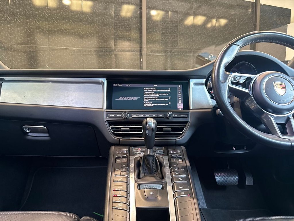USED 2018 68 PORSCHE MACAN 2.0T SUV 5dr Petrol PDK 4WD Euro 6 (s/s) (245 ps) BOSE|PAN ROOF|14 WAY SEATS