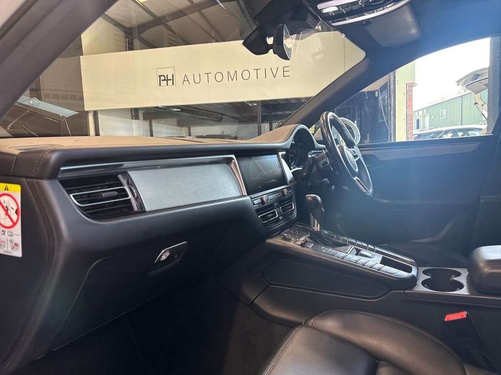 USED 2018 68 PORSCHE MACAN 2.0T SUV 5dr Petrol PDK 4WD Euro 6 (s/s) (245 ps) BOSE|PAN ROOF|14 WAY SEATS
