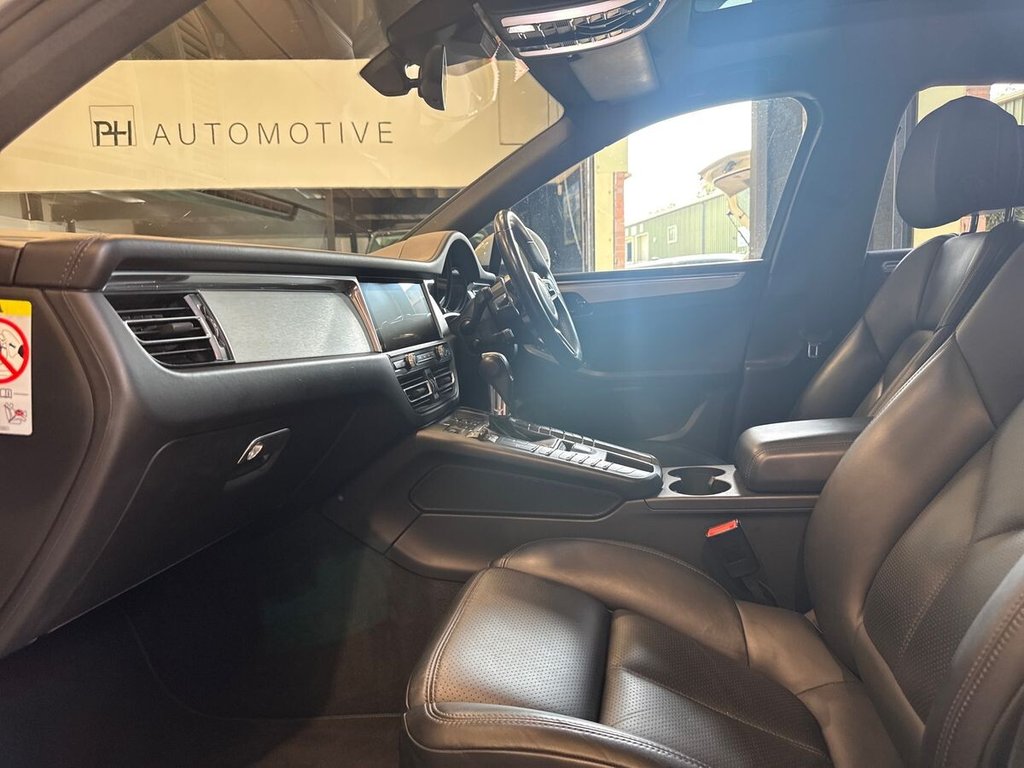 USED 2018 68 PORSCHE MACAN 2.0T SUV 5dr Petrol PDK 4WD Euro 6 (s/s) (245 ps) BOSE|PAN ROOF|14 WAY SEATS
