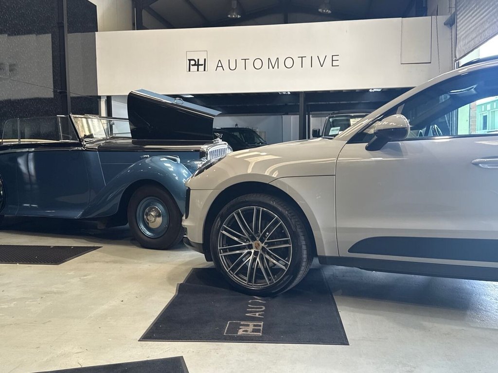 USED 2018 68 PORSCHE MACAN 2.0T SUV 5dr Petrol PDK 4WD Euro 6 (s/s) (245 ps) BOSE|PAN ROOF|14 WAY SEATS
