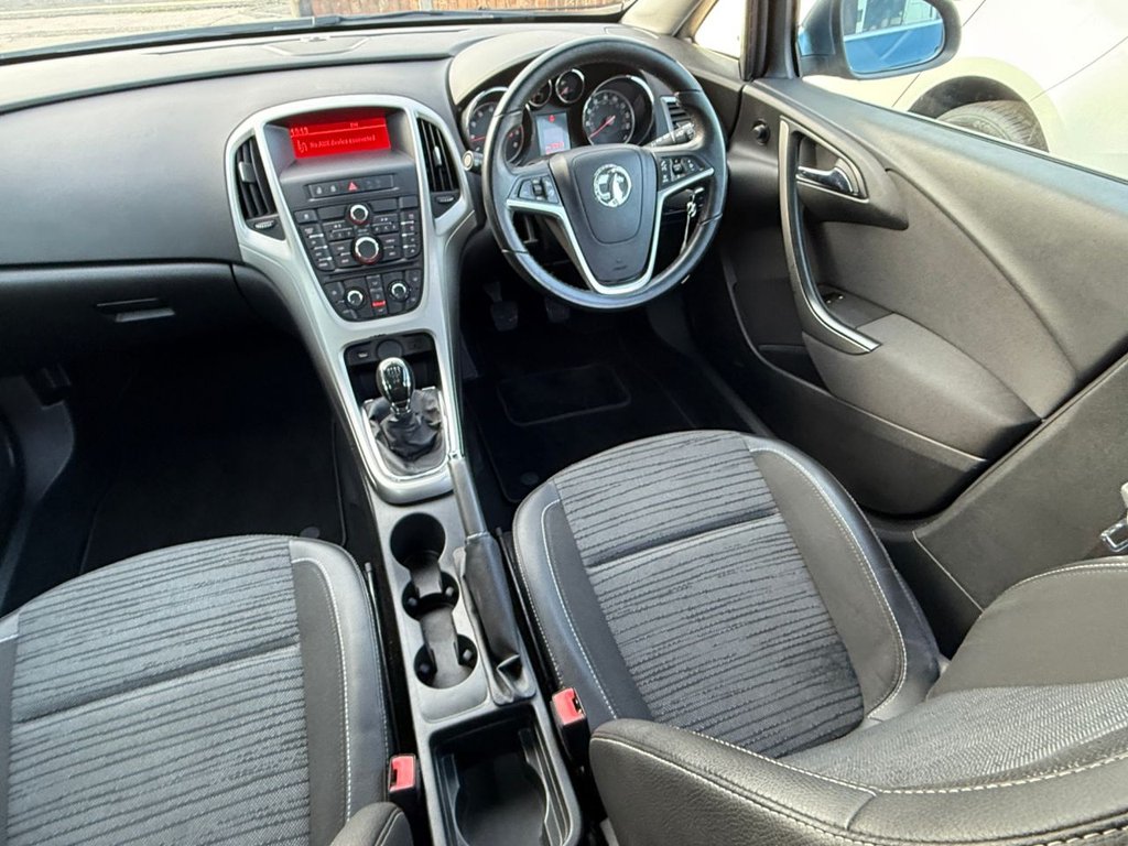 USED 2014 14 VAUXHALL ASTRA 1.4 16v Excite Hatchback 5dr Petrol Manual Euro 5 (100 ps) FULL SERVICE HISTORY + CRUISE