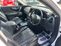 USED 2014 14 INFINITI QX70 3.0d V6 GT SUV 5dr Diesel Auto 4WD Euro 5 (238 ps) 