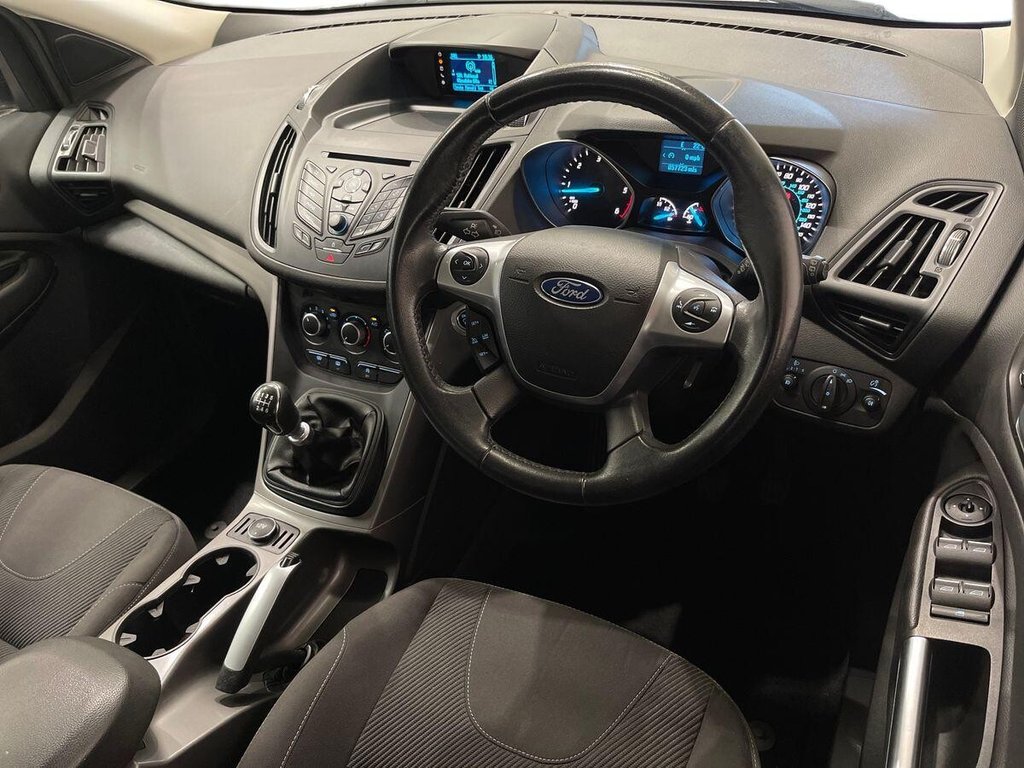 USED 2015 15 FORD KUGA 2.0 TDCi Zetec SUV 5dr Diesel Manual 2WD Euro 6 (s/s) (150 ps) CD / DAB
