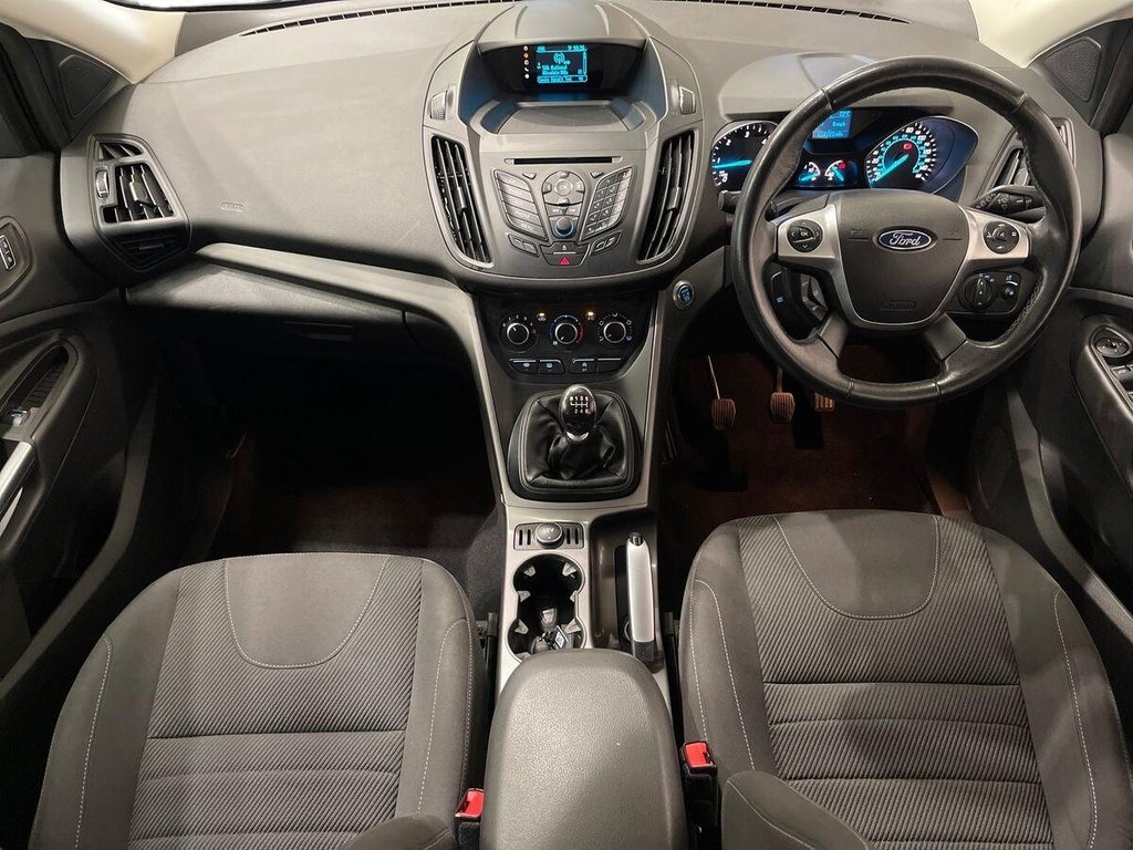 USED 2015 15 FORD KUGA 2.0 TDCi Zetec SUV 5dr Diesel Manual 2WD Euro 6 (s/s) (150 ps) CD / DAB