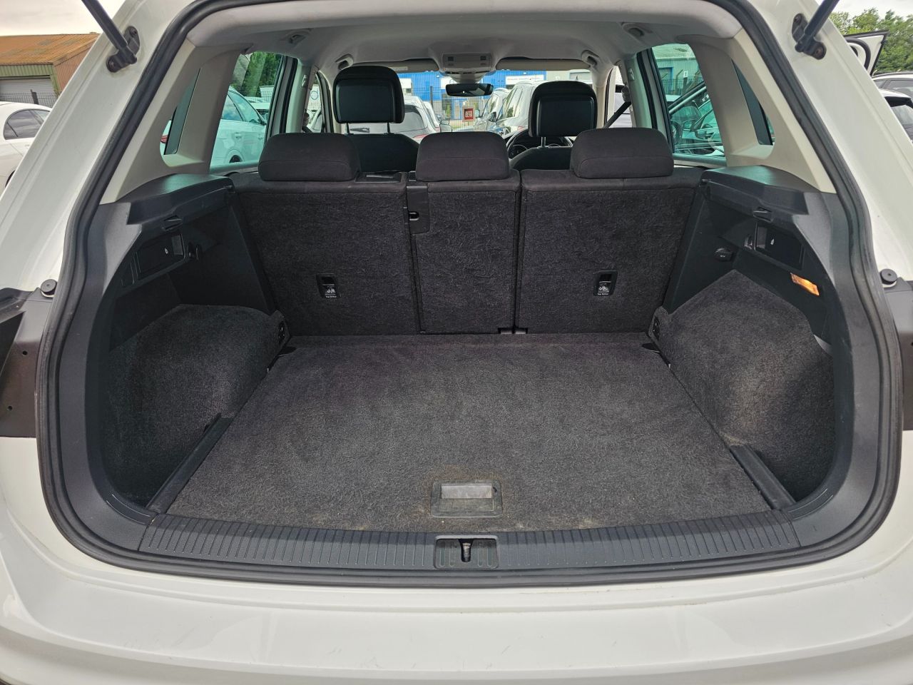 2018 VOLKSWAGEN TIGUAN 2.0 TDI SE SUV 5dr Diesel Manual Euro 6 (s/s) (150 ps) - vehicle photo 16 for sale on PureCar