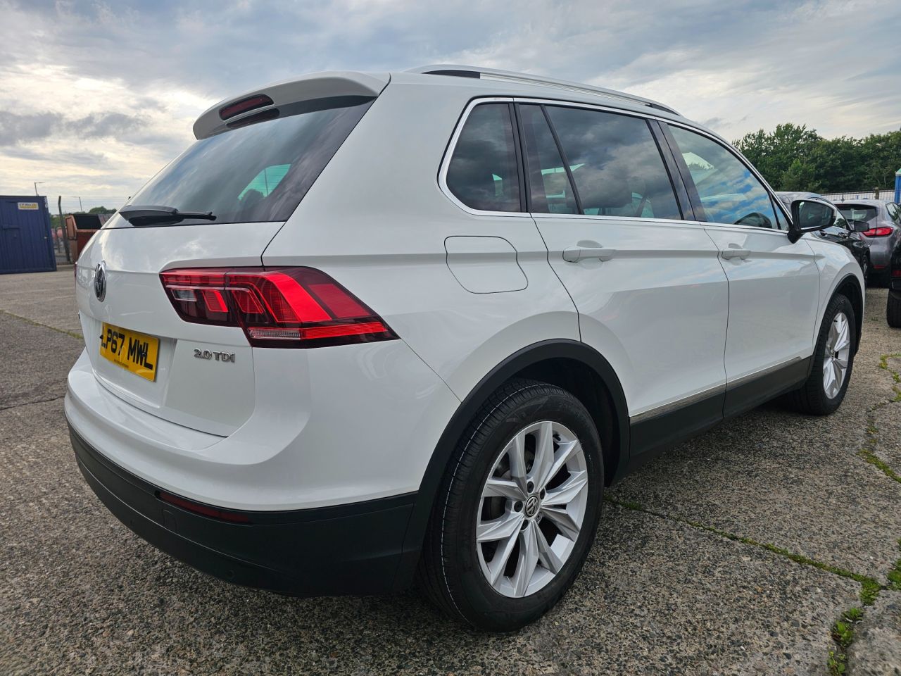 2018 VOLKSWAGEN TIGUAN 2.0 TDI SE SUV 5dr Diesel Manual Euro 6 (s/s) (150 ps) - vehicle photo 9 for sale on PureCar