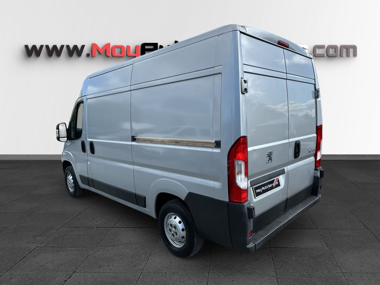 2019 PEUGEOT BOXER 2.0 BlueHDi 335 Professional Panel Van 5dr Diesel Manual L2 H2 Euro 6 (130 - vehicle photo 4 for sale on PureCar