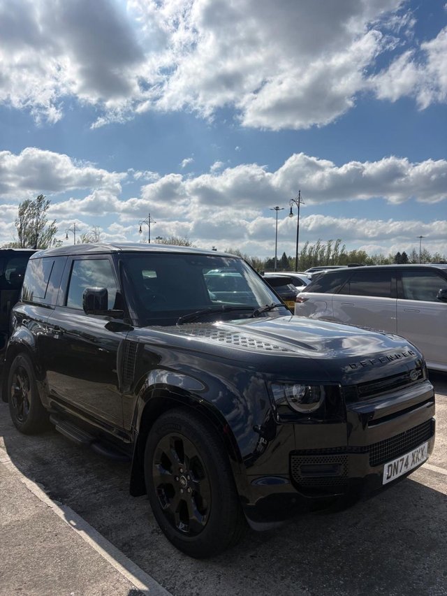 View our Land Rover Defender 90 3.0 D250 MHEV X-Dynamic SE SUV 3dr Diesel Auto 4WD Euro 6 (s/s) (250 ps)