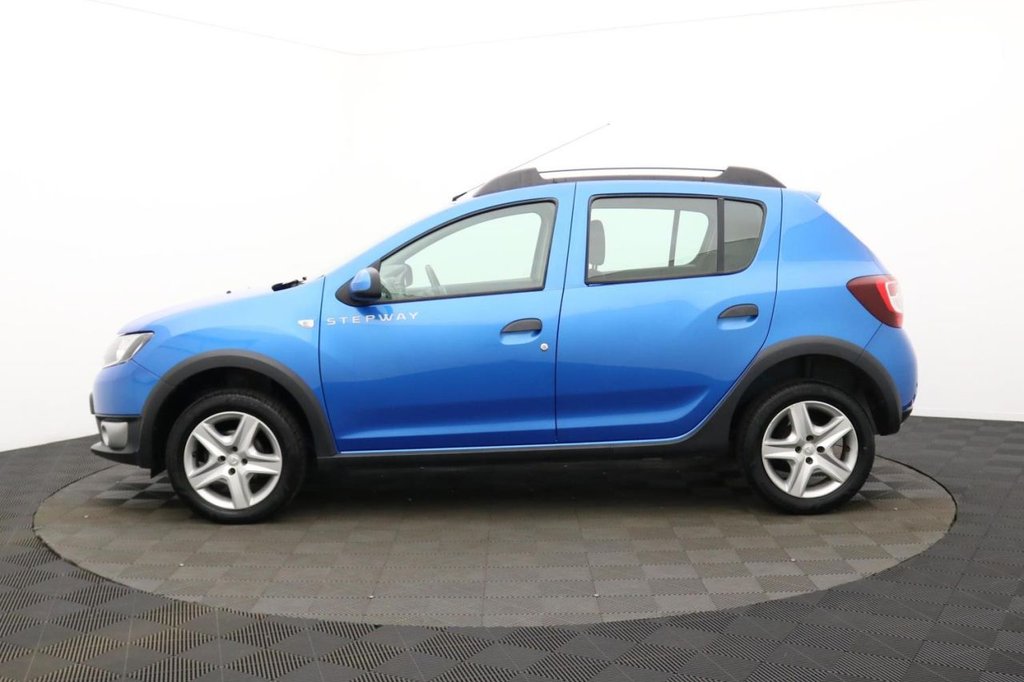 USED 2015 65 DACIA SANDERO STEPWAY 1.5 dCi Laureate Hatchback 5dr Diesel Manual Euro 6 (s/s) (90 ps) Sat Nav, Sensors, Cruise