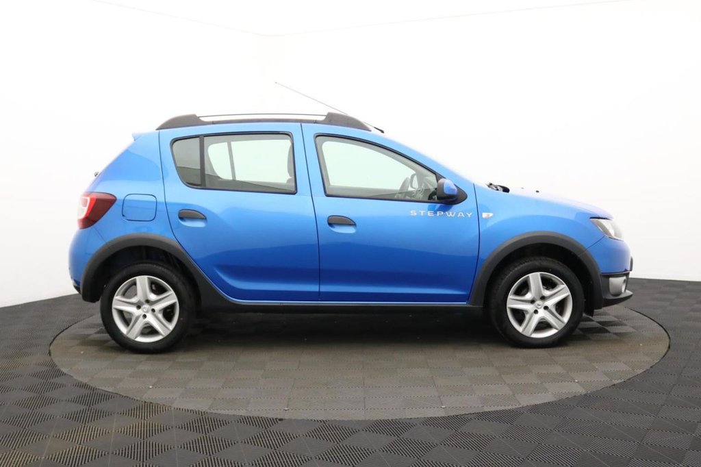 USED 2015 65 DACIA SANDERO STEPWAY 1.5 dCi Laureate Hatchback 5dr Diesel Manual Euro 6 (s/s) (90 ps) Sat Nav, Sensors, Cruise