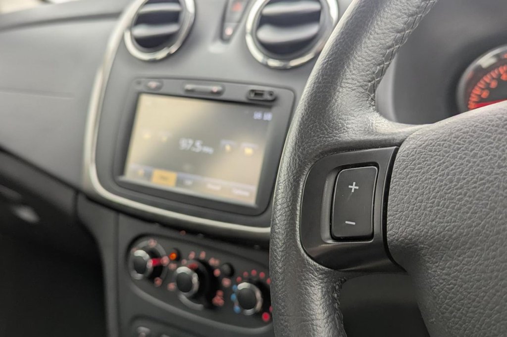 USED 2015 65 DACIA SANDERO STEPWAY 1.5 dCi Laureate Hatchback 5dr Diesel Manual Euro 6 (s/s) (90 ps) Sat Nav, Sensors, Cruise