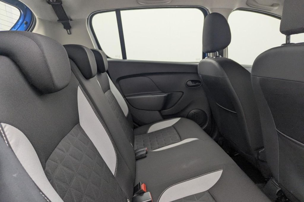 USED 2015 65 DACIA SANDERO STEPWAY 1.5 dCi Laureate Hatchback 5dr Diesel Manual Euro 6 (s/s) (90 ps) Sat Nav, Sensors, Cruise