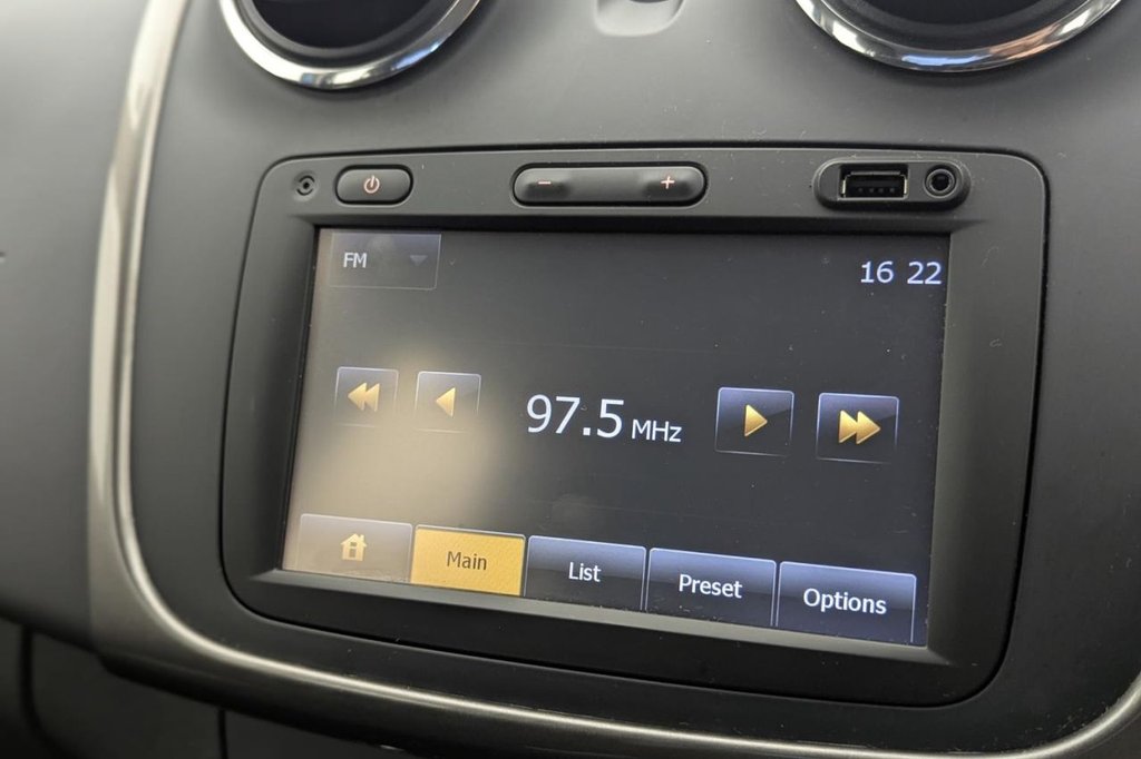 USED 2015 65 DACIA SANDERO STEPWAY 1.5 dCi Laureate Hatchback 5dr Diesel Manual Euro 6 (s/s) (90 ps) Sat Nav, Sensors, Cruise