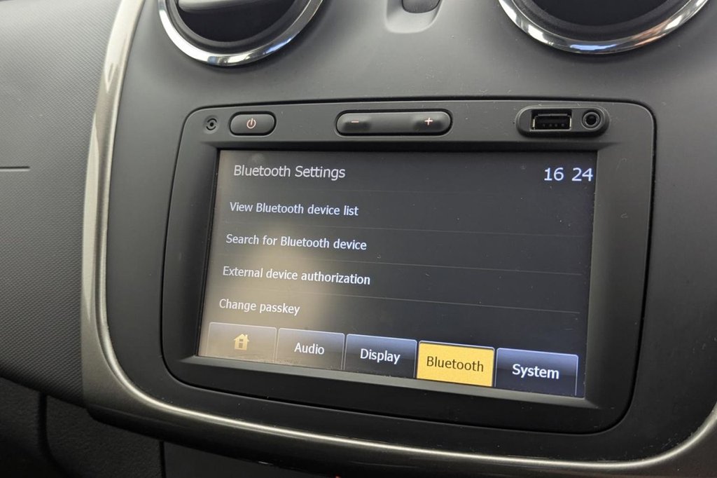 USED 2015 65 DACIA SANDERO STEPWAY 1.5 dCi Laureate Hatchback 5dr Diesel Manual Euro 6 (s/s) (90 ps) Sat Nav, Sensors, Cruise