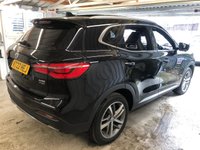 USED 2022 22 MG MG HS 1.5 T-GDI 16.6kWh Exclusive SUV 5dr Petrol Plug-in Hybrid Auto Euro 6 (s/s) (258 ps)+2 KEYS+FSH+1 FORMER KEEPER+CAMERA+NAV+BLACK&RED FULL LEATHER HEATED SEATS+PANORAMIC SUNROOF+BLUETOOTH+MEDIA+UPGRADED SOUND SYSTEM+ALLOYS+CRUISE+PARKING SENSORS+ 2 KEYS+FSH+1 FORMER KEEPER+CAMERA+NAV+BLACK&RED FULL LEATHER HEATED SEATS+PANORAMIC SUNROOF+BLUETOOTH+MEDIA+UPGRADED SOUND SYSTEM+ALLOYS+CRUISE+PARKING SENSORS+HPI CLEAR