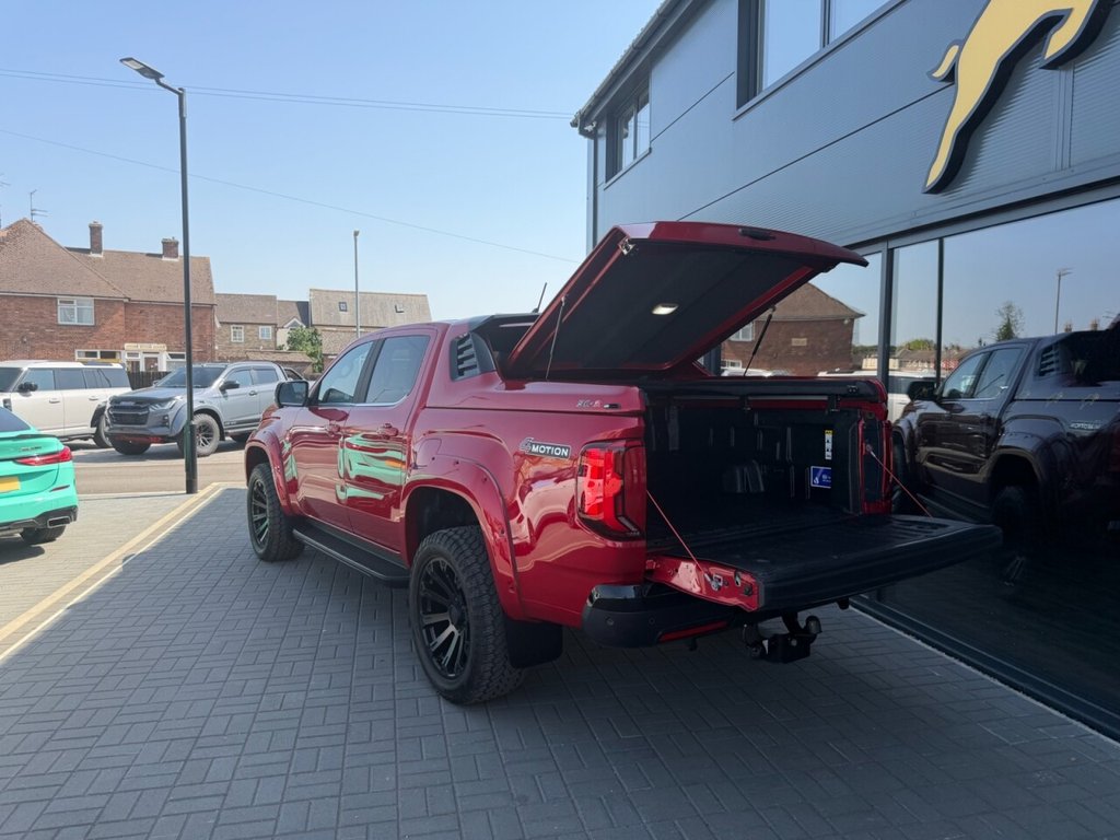 USED 2024 74 VOLKSWAGEN AMAROK 3.0 TDI V6 Style Pickup Double Cab 4dr Diesel Auto 4Motion Euro 6 (s/s) (240 ps) STYLE PREMIUM. Only 4000 miles