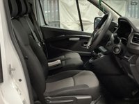 USED 2024 24 RENAULT TRAFIC 2.0 dCi SL28 Business Minibus Double Cab 5dr Diesel Manual L1 H1 Euro 6 (s/s) (9 Seat) (150 ps) 