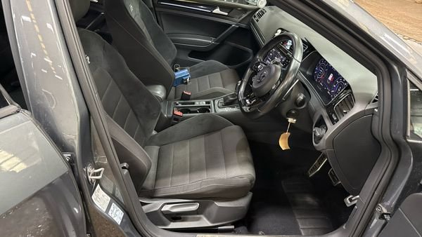 USED 2018 18 VOLKSWAGEN GOLF 2.0 TSI R Hatchback 5dr Petrol DSG 4Motion Euro 6 (s/s) (310 ps) 