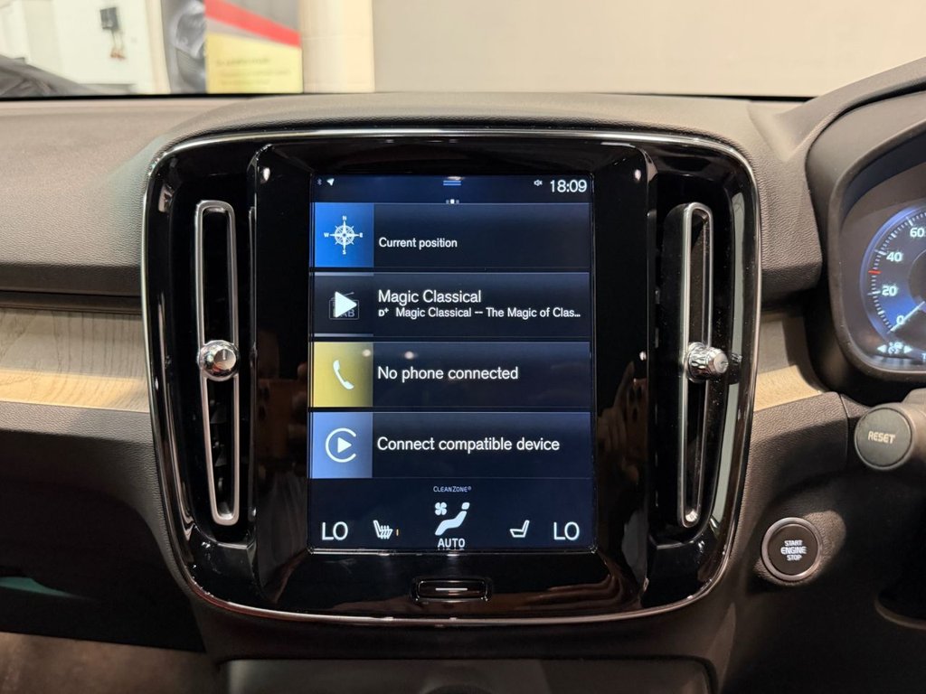 USED 2019 19 VOLVO XC40 2.0 D3 Inscription SUV 5dr Diesel Auto AWD Euro 6 (s/s) (150 ps) 