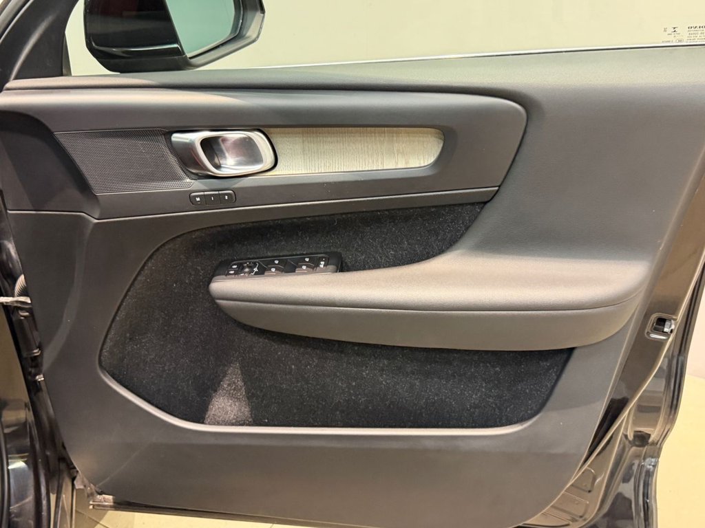 USED 2019 19 VOLVO XC40 2.0 D3 Inscription SUV 5dr Diesel Auto AWD Euro 6 (s/s) (150 ps) 