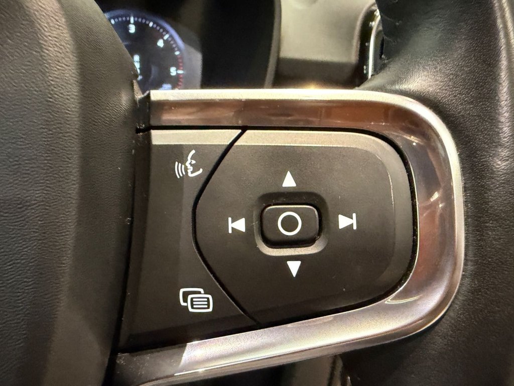 USED 2019 19 VOLVO XC40 2.0 D3 Inscription SUV 5dr Diesel Auto AWD Euro 6 (s/s) (150 ps) 