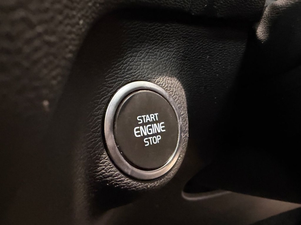 USED 2019 19 VOLVO XC40 2.0 D3 Inscription SUV 5dr Diesel Auto AWD Euro 6 (s/s) (150 ps) 