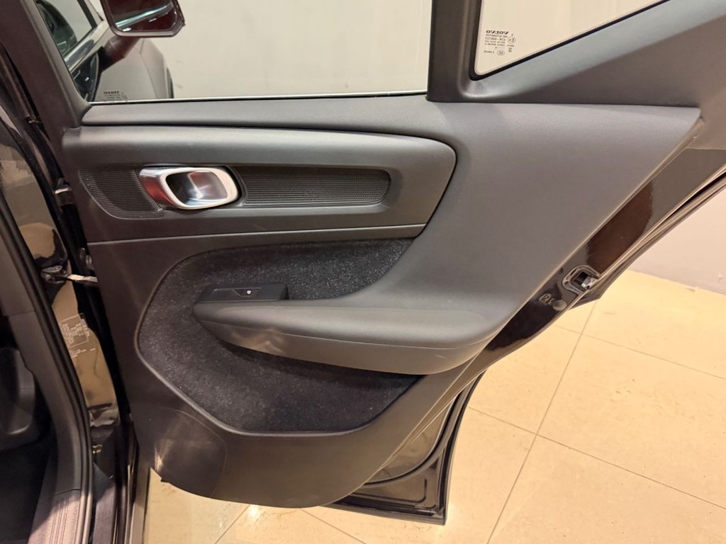 USED 2019 19 VOLVO XC40 2.0 D3 Inscription SUV 5dr Diesel Auto AWD Euro 6 (s/s) (150 ps) 