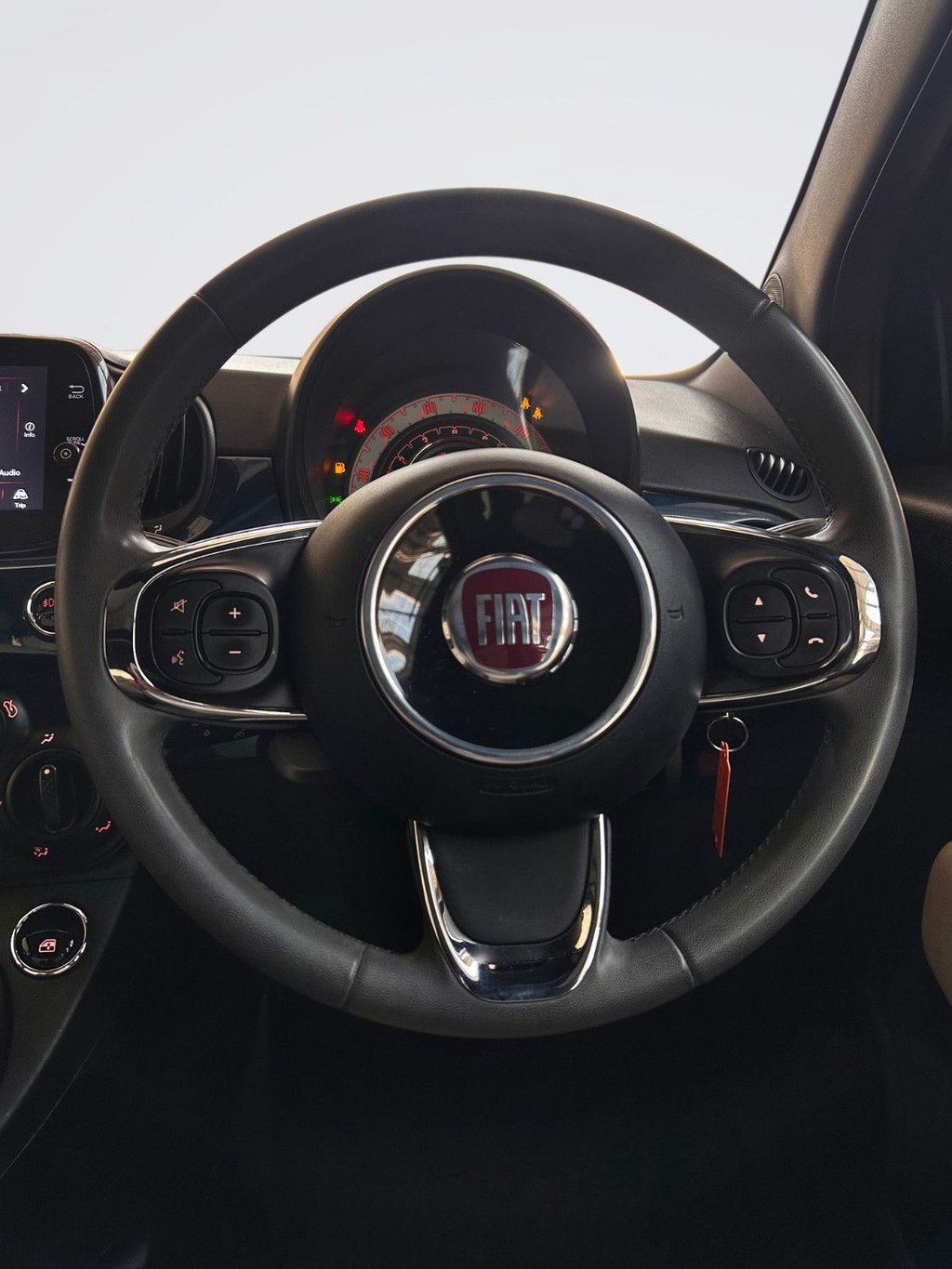 2022 Fiat 500 — image 9