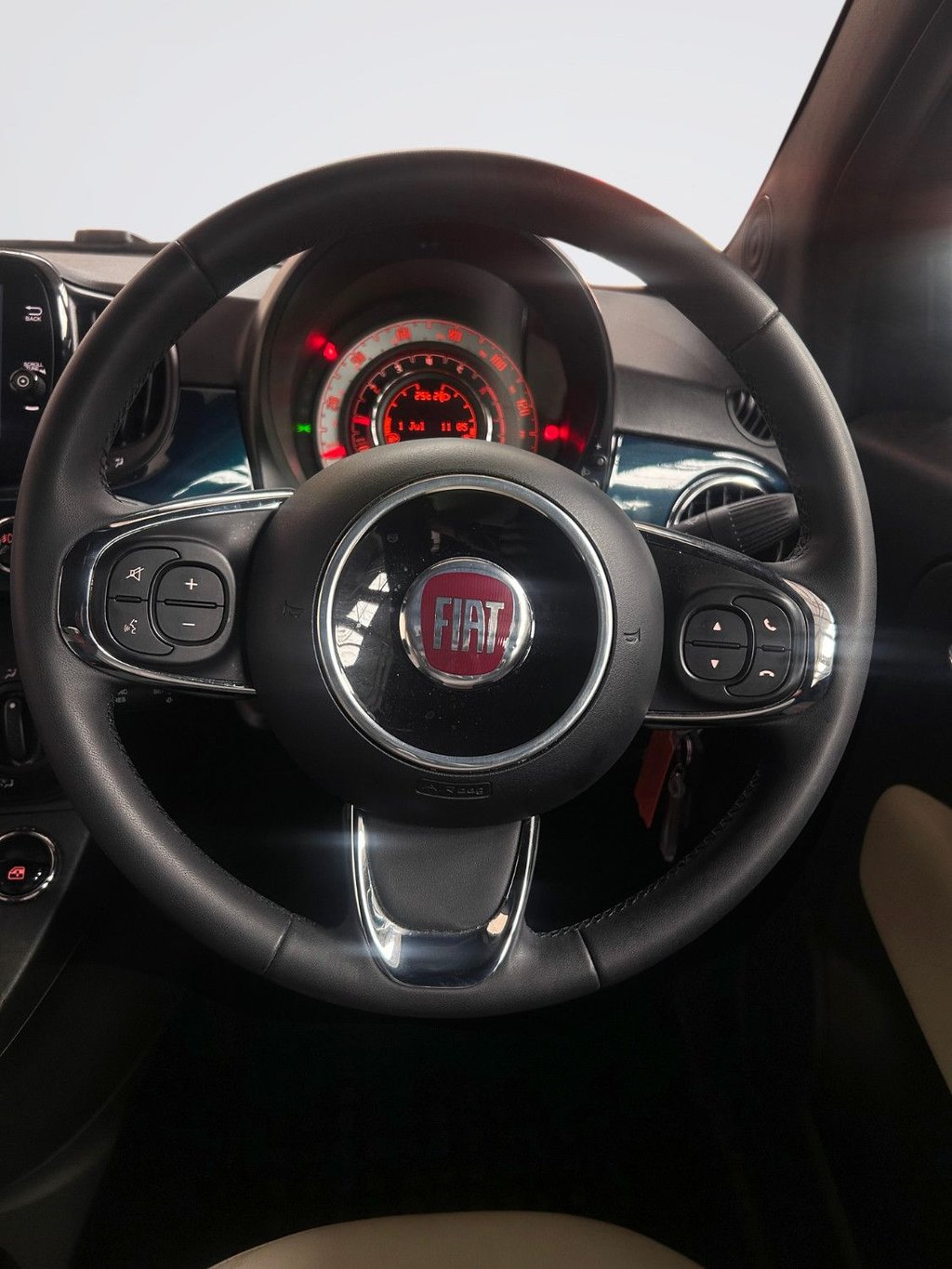 2023 Fiat 500C — image 11