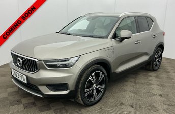 2022 VOLVO XC40