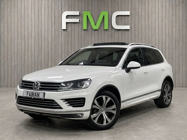 View our Volkswagen Touareg 3.0 TDI V6 BlueMotion Tech R-Line SUV 5dr Diesel Tiptronic 4WD (262 ps) **Stunning Example**