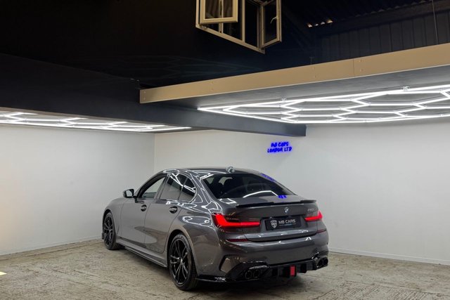 View our BMW 3 SERIES